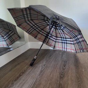 Burberry Umbrella 34.5 inch, used with minor wear